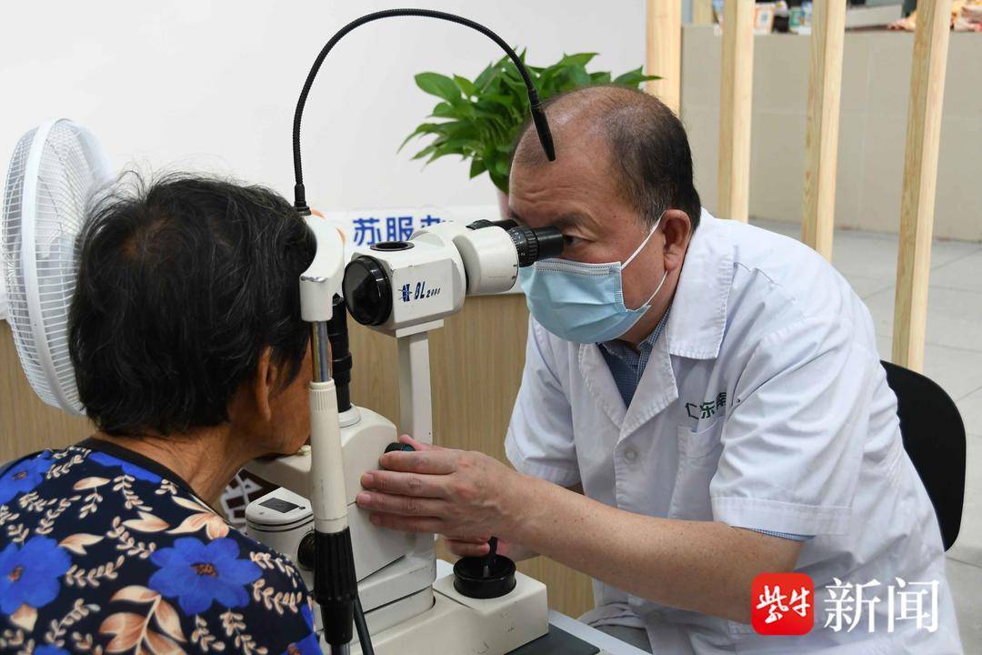 关爱眼部健康，守护明亮“视”界！常熟市碧溪街道溪东村开展常见眼病防治科普活动