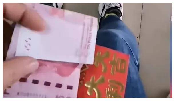羊毛出在羊身上！广东一工厂发100元开门红包竟然从工资里扣